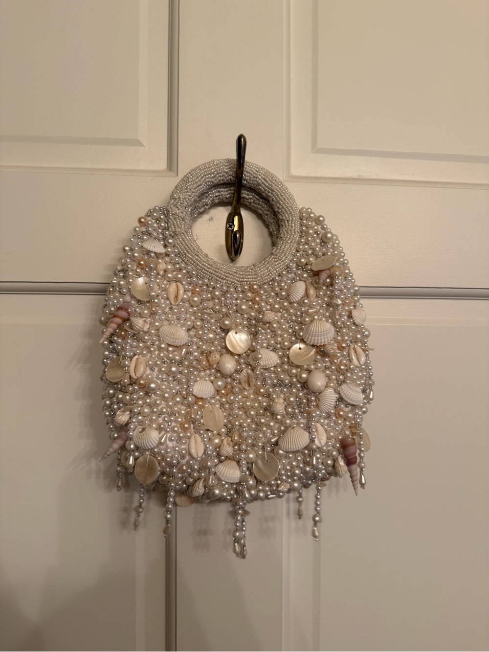 Beaded Shell Handbag - Picture 2 of 4